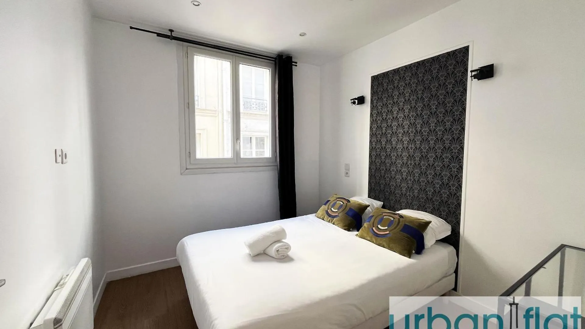 Urban Flat 18 - Charming 2bdr Parisian דירה פריז