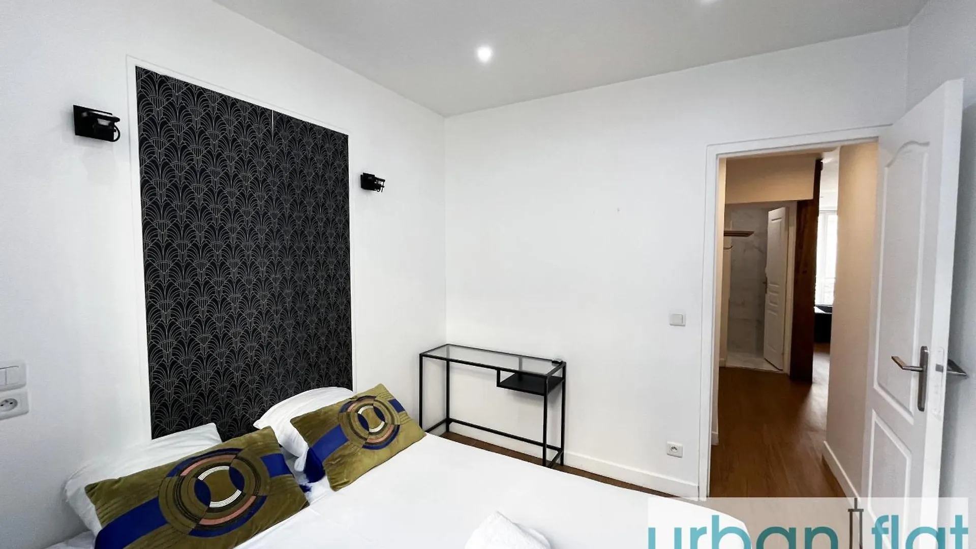 Urban Flat 18 - Charming 2bdr Parisian * Paris