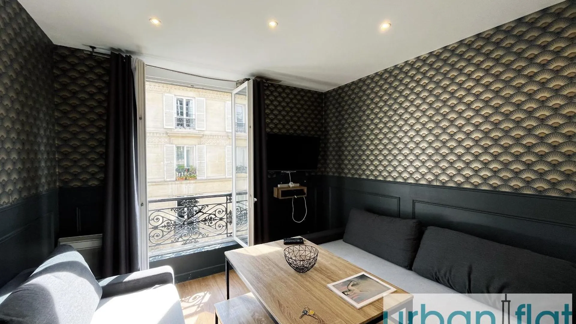 Urban Flat 18 - Charming 2bdr Parisian *