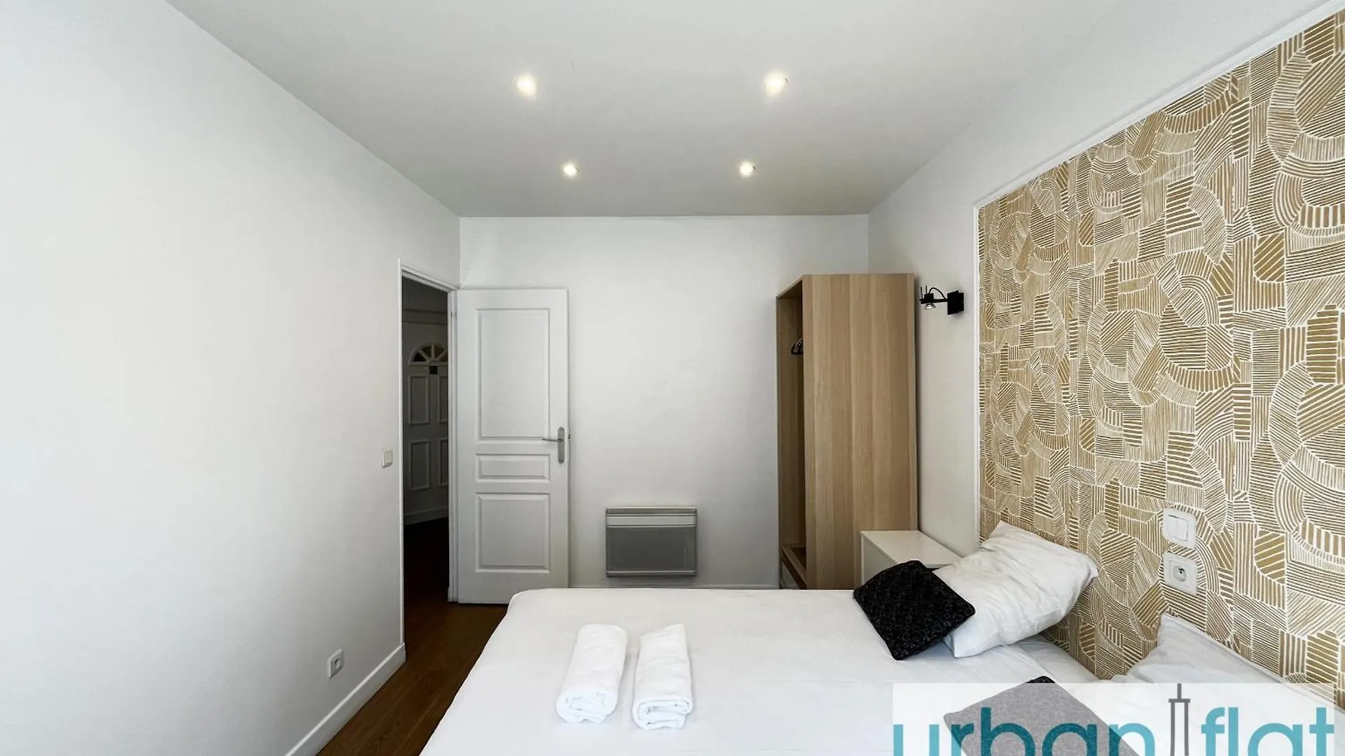 Urban Flat 18 - Charming 2bdr Parisian Paris