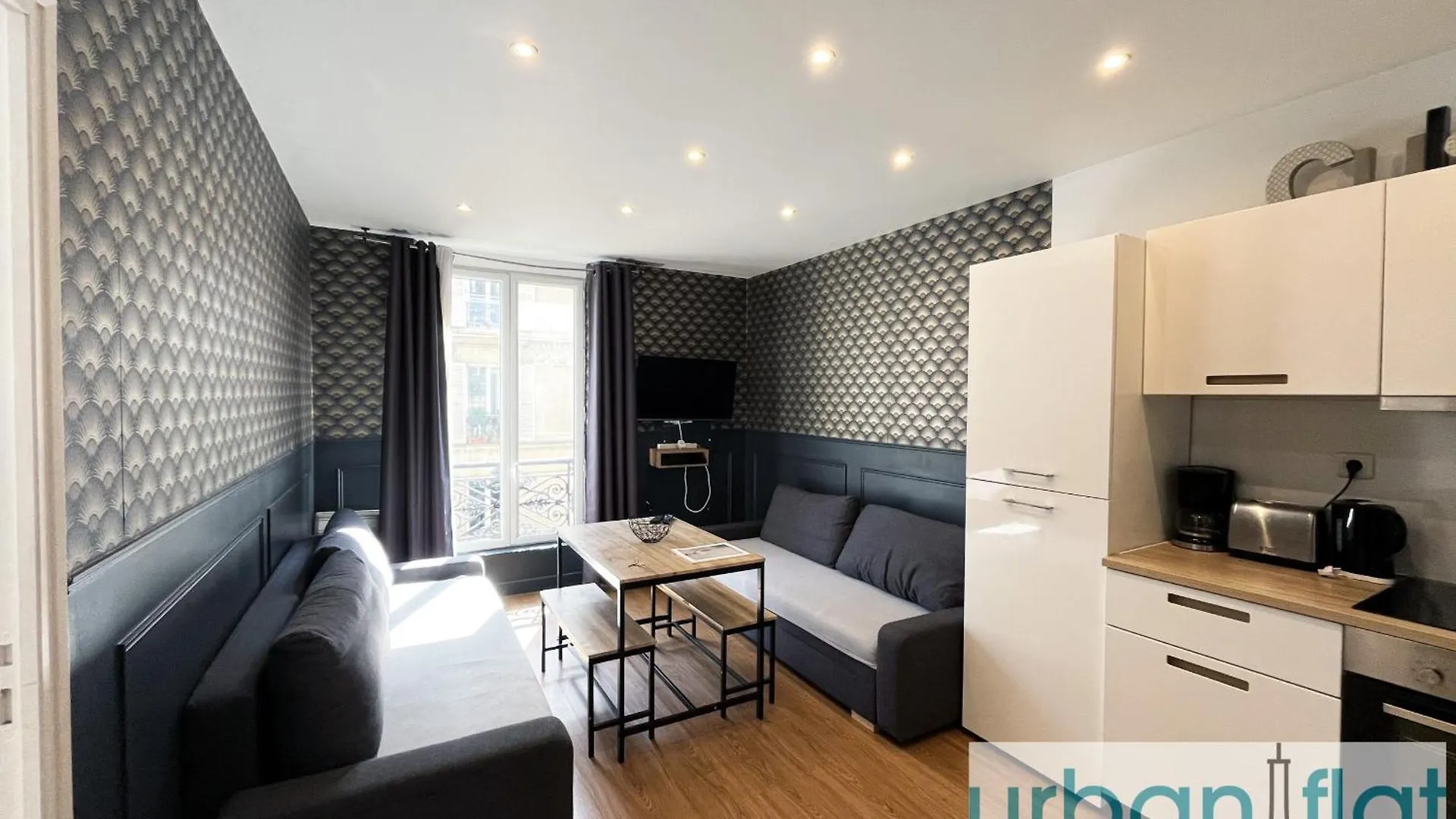 Urban Flat 18 - Charming 2bdr Parisian Paris